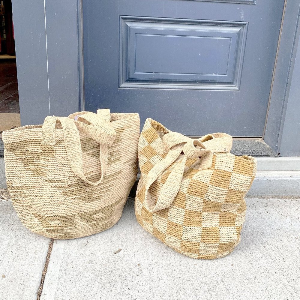 NWT Colorant Raffia Tote Bag - Picture 5 of 5
